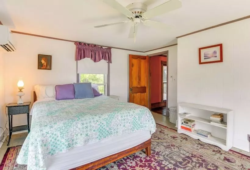 Bayfront Heathsville Home W/ Crabbing Pier!