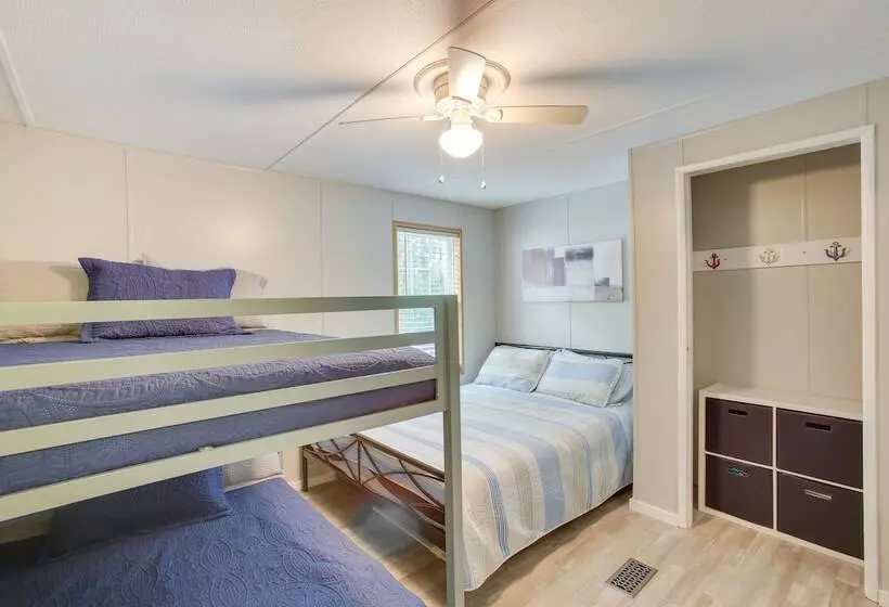 Bright Byrdstown Home W/ Views Of Dale Hollow Lake