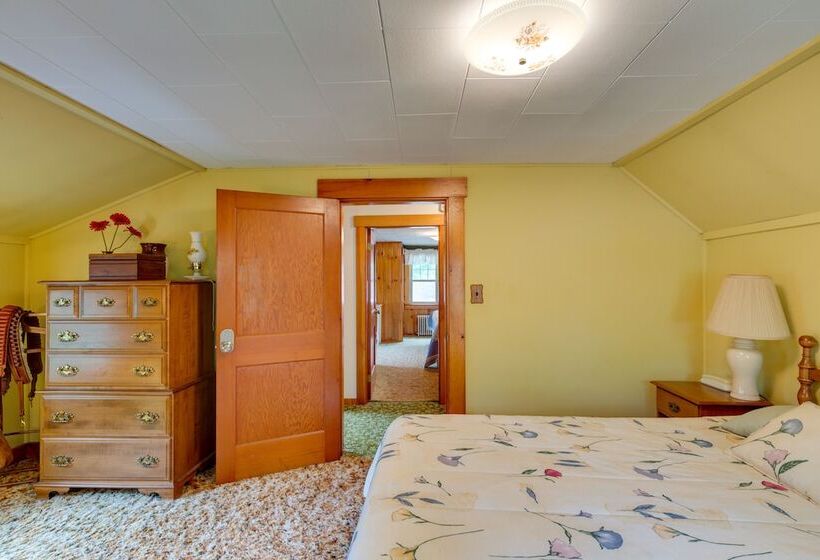 Cape House In Farmington W/ Shared Outdoor Pool!