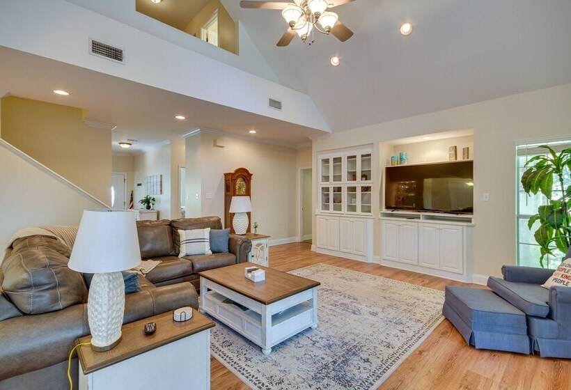 Charming Diamondhead Home W/ Private Yard!