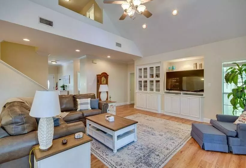 Charming Diamondhead Home W/ Private Yard!