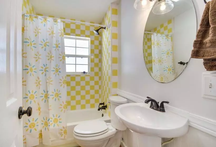 Charming Dtwn Retreat: 1 Mi To Ocean Springs Beach