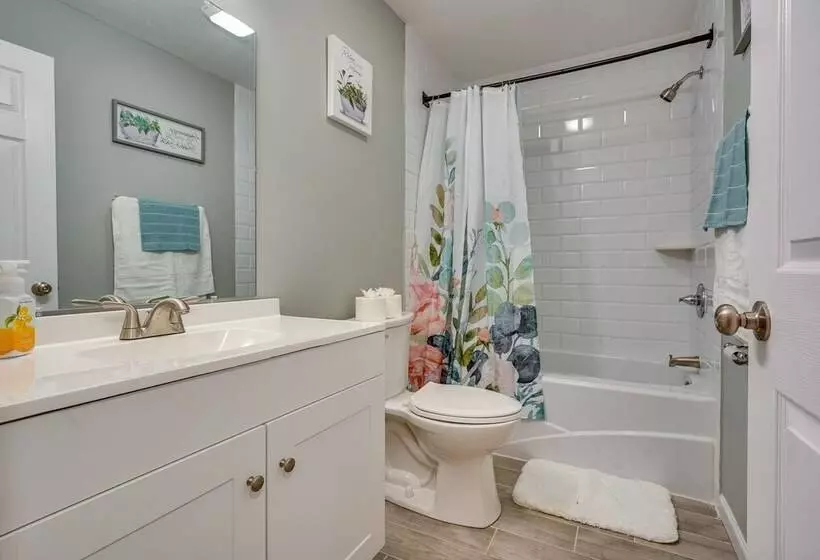 Outdoor Entertainment Areas: Family Ohio Getaway