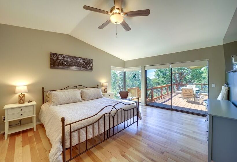 Hot Tub, Fire Pit & Deck: Chic Arizona Retreat