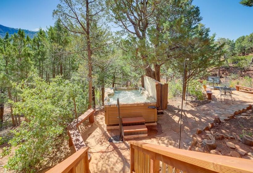 Hot Tub, Fire Pit & Deck: Chic Arizona Retreat