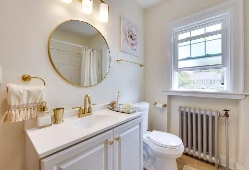 Cleveland Heights Retreat: Close To Everything!