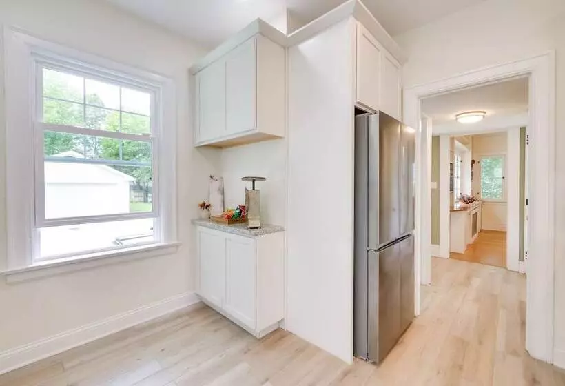 Cleveland Heights Retreat: Close To Everything!