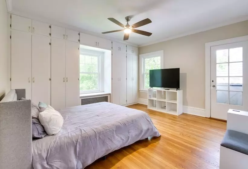 Cleveland Heights Retreat: Close To Everything!