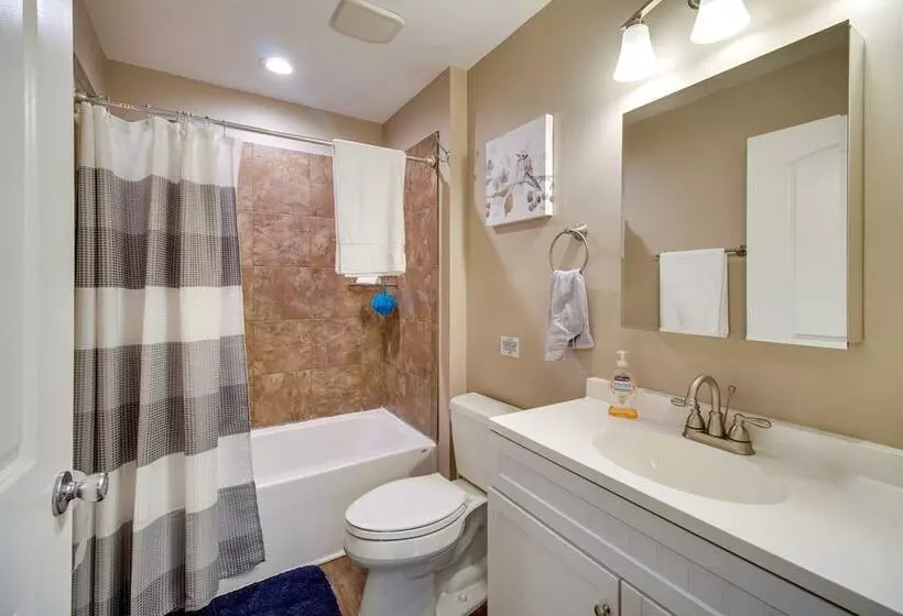 Cozy Home In Star Tannery W/ Private Backyard!