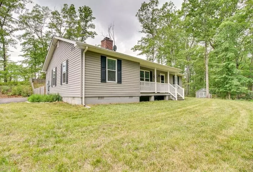 Cozy Home In Star Tannery W/ Private Backyard!