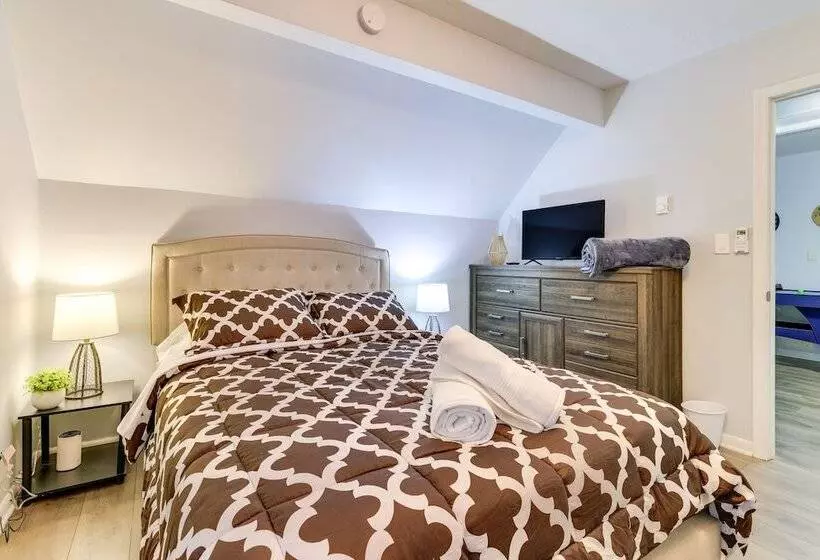 Delightful Tobyhanna Home With Game Room!