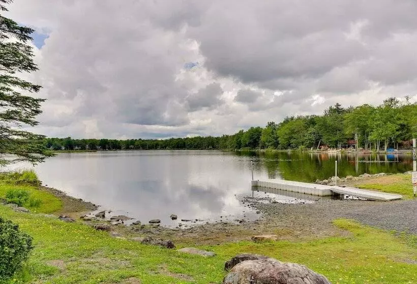 Delightful Tobyhanna Home With Game Room!