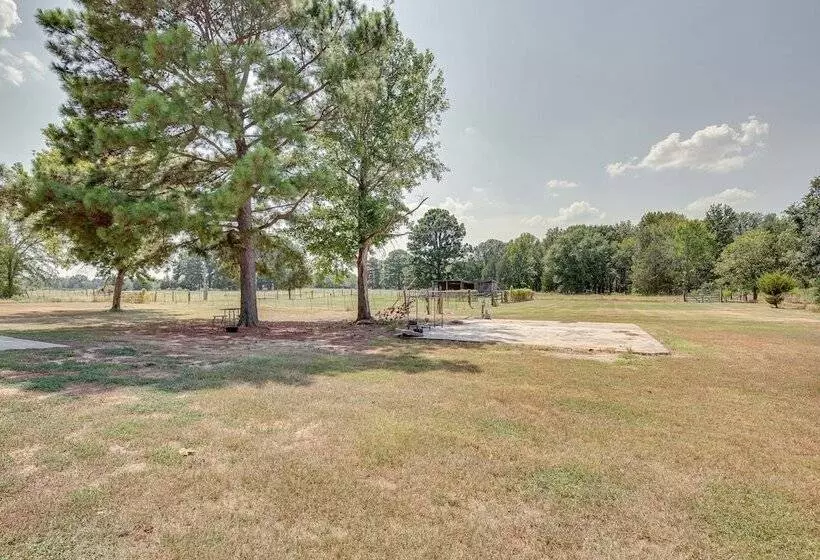 Fire Pit At Dog Friendly Countryside Quitman Cabin