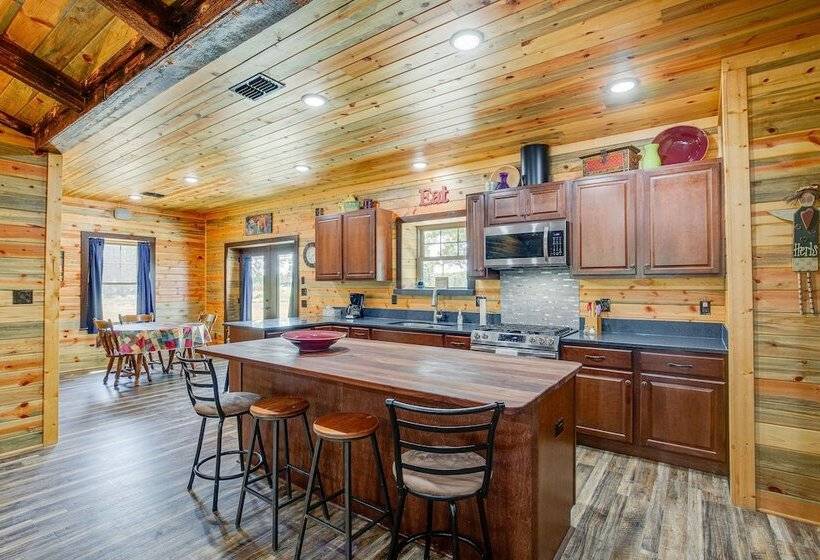 Fire Pit At Dog Friendly Countryside Quitman Cabin