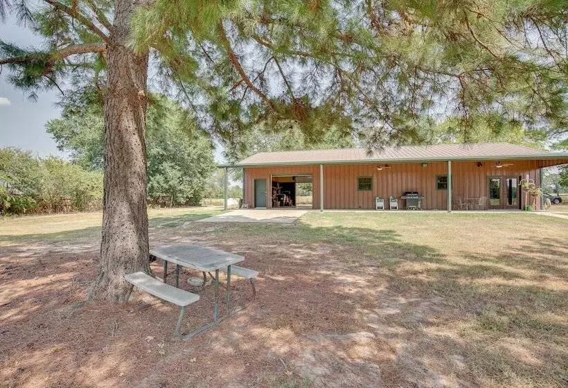 Fire Pit At Dog Friendly Countryside Quitman Cabin