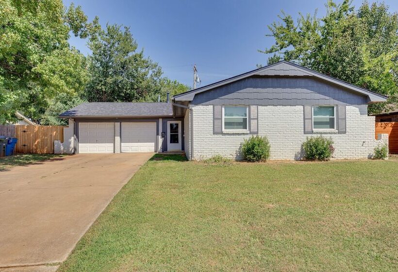 Edmond Home Near Colleges, Lakes, & Shopping!