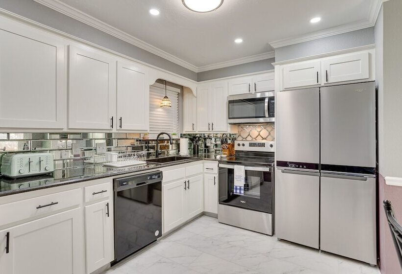 Edmond Home Near Colleges, Lakes, & Shopping!