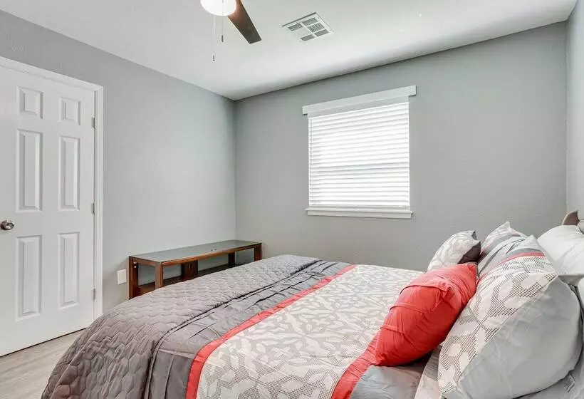 Edmond Home Near Colleges, Lakes, & Shopping!