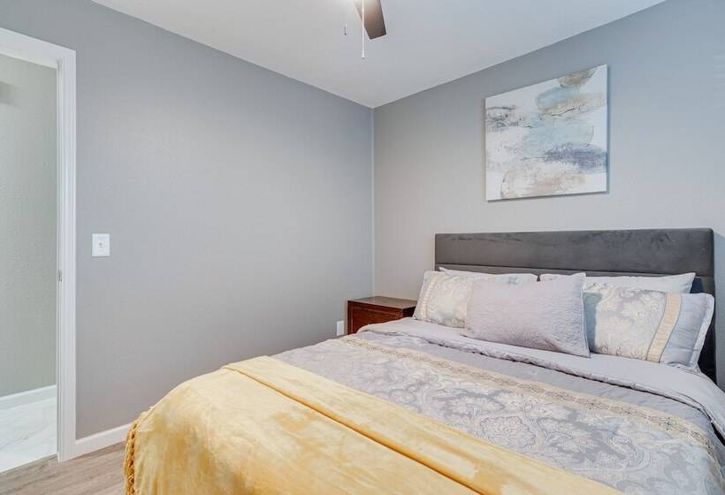 Edmond Home Near Colleges, Lakes, & Shopping!