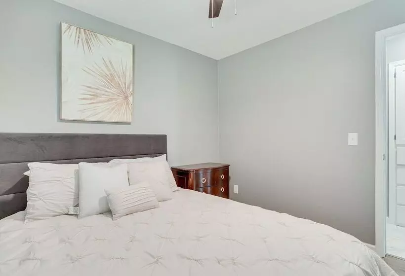 Edmond Home Near Colleges, Lakes, & Shopping!