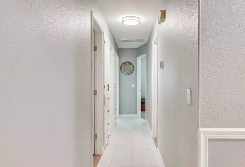 Edmond Home Near Colleges, Lakes, & Shopping!