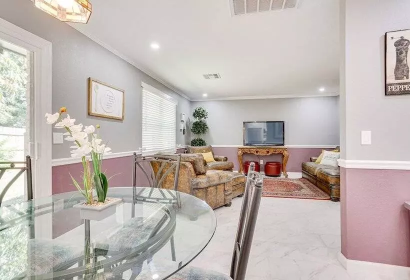 Edmond Home Near Colleges, Lakes, & Shopping!