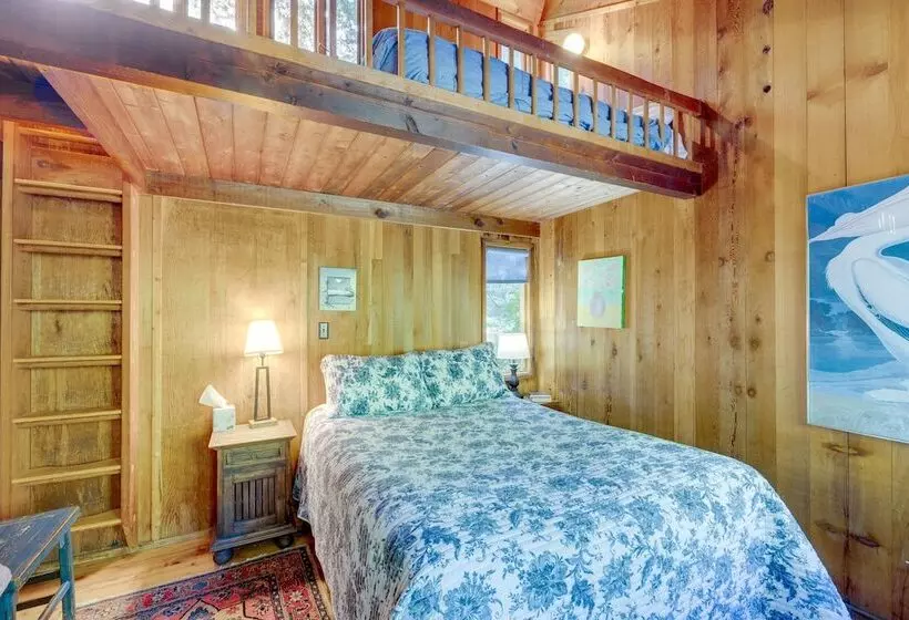 Enchanting Arch Cape Retreat W/ Hot Tub, Fireplace
