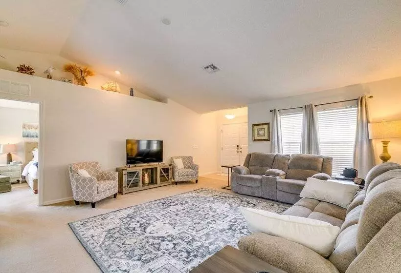 Family Friendly Spring Hill Vacation Home W/ Lanai