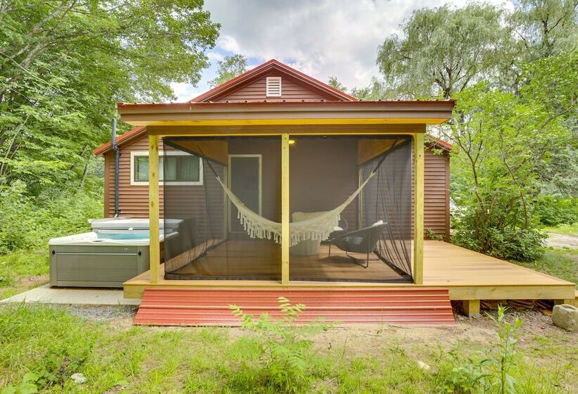 Gorgeous Sunday River Cabin W/ Saltwater Hot Tub!