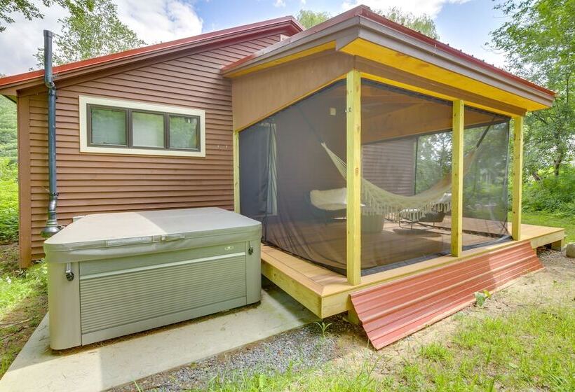 Gorgeous Sunday River Cabin W/ Saltwater Hot Tub!