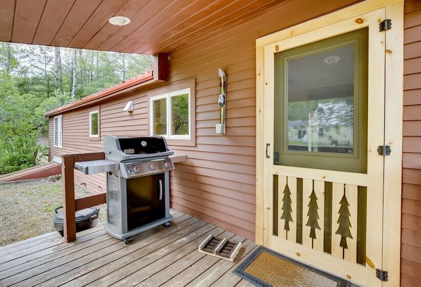 Gorgeous Sunday River Cabin W/ Saltwater Hot Tub!