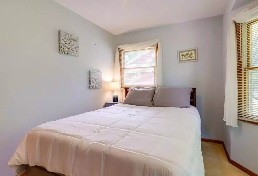 Hart Haven W/ Cozy Fireplace, Deck & Grill!