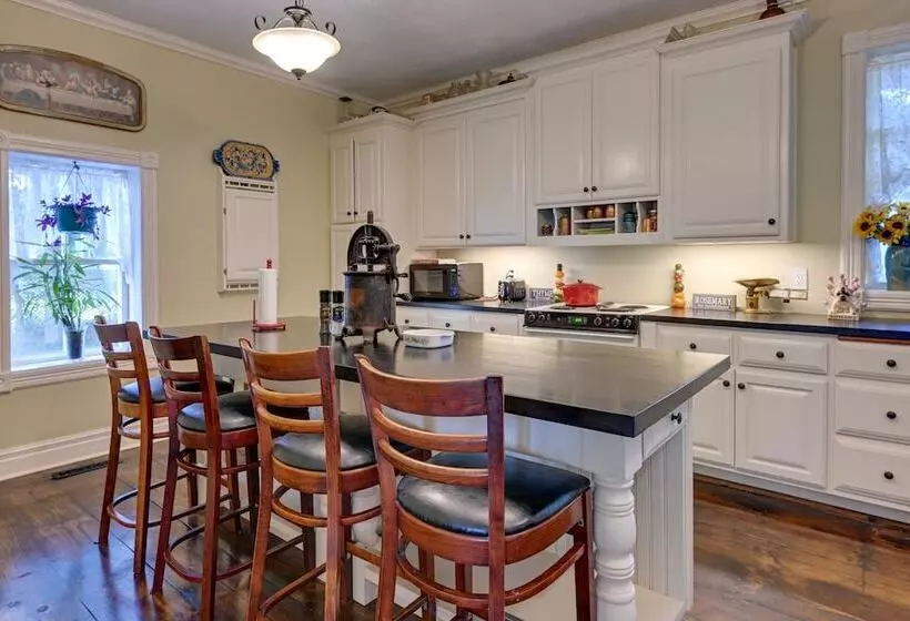 Historical Victorian Home In Charming Waupaca!
