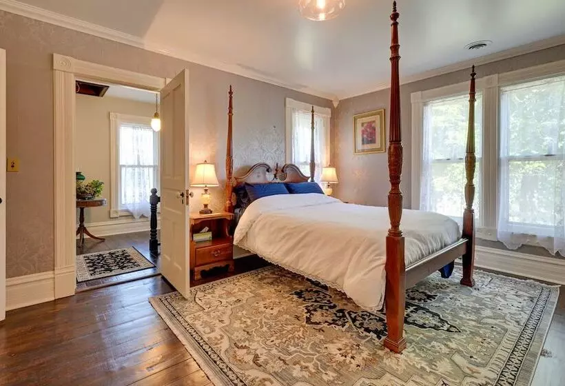 Historical Victorian Home In Charming Waupaca!