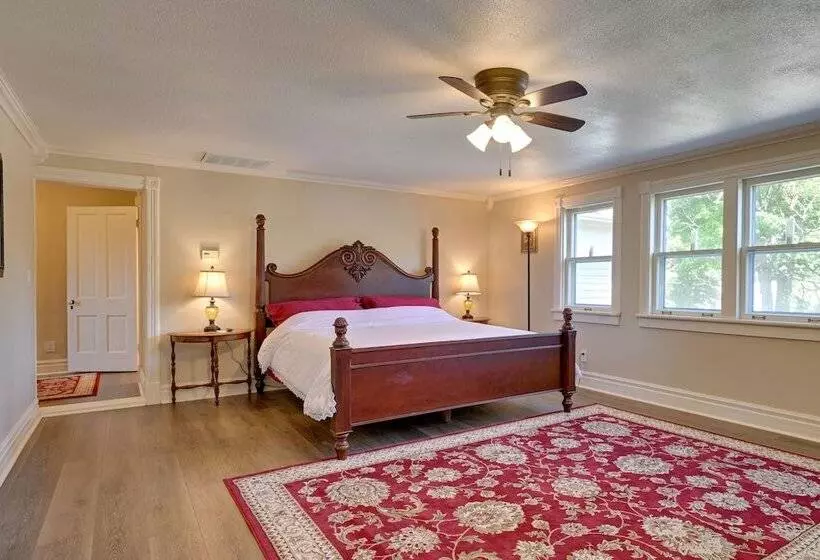 Historical Victorian Home In Charming Waupaca!