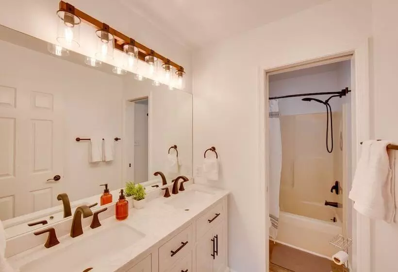 Hummelstown Hideaway W/ Game Room & Large Yard!