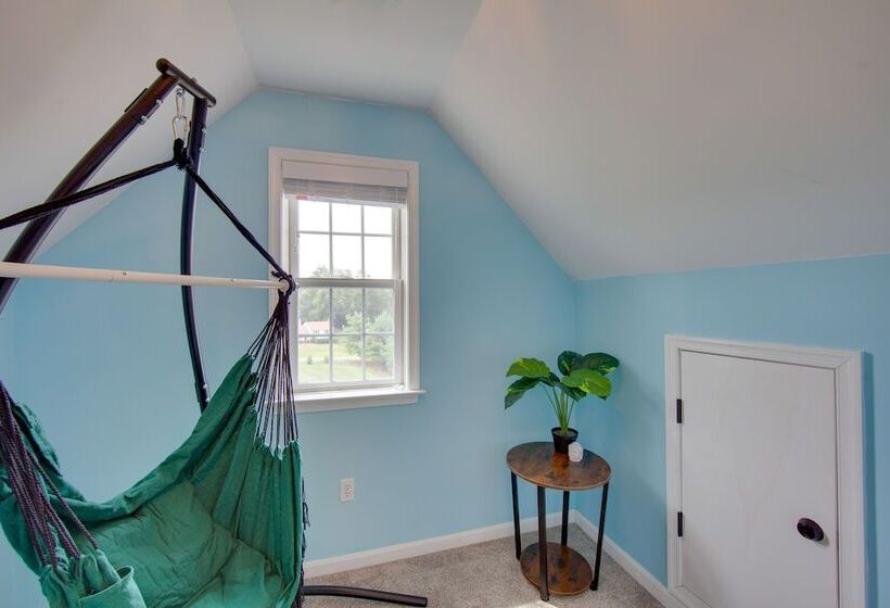 Hummelstown Hideaway W/ Game Room & Large Yard!