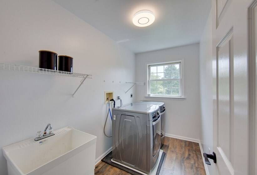 Hummelstown Hideaway W/ Game Room & Large Yard!