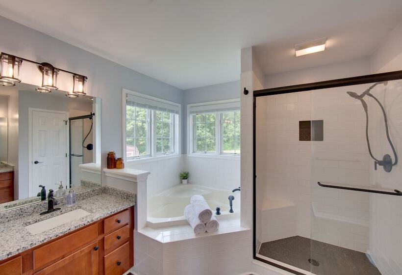 Hummelstown Hideaway W/ Game Room & Large Yard!