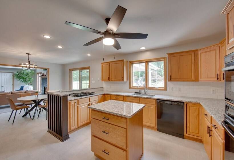 Hummelstown Hideaway W/ Game Room & Large Yard!