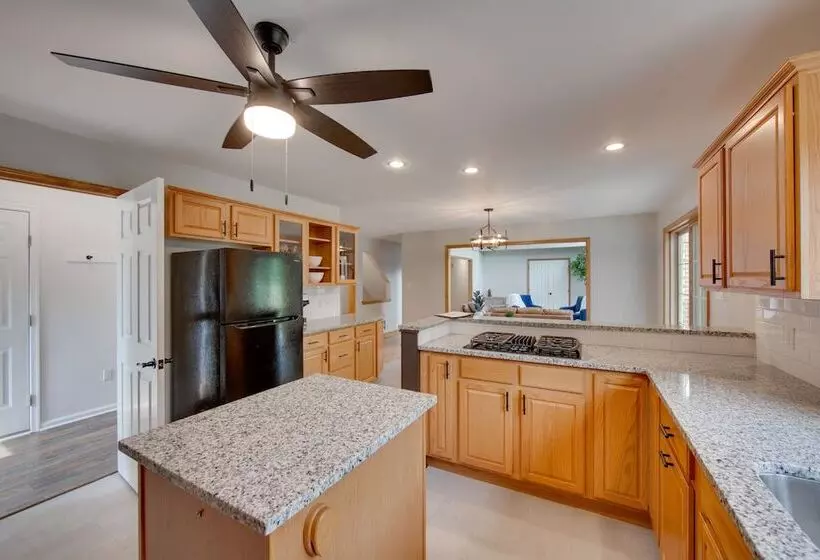 Hummelstown Hideaway W/ Game Room & Large Yard!