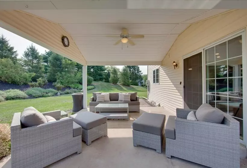 Hummelstown Hideaway W/ Game Room & Large Yard!