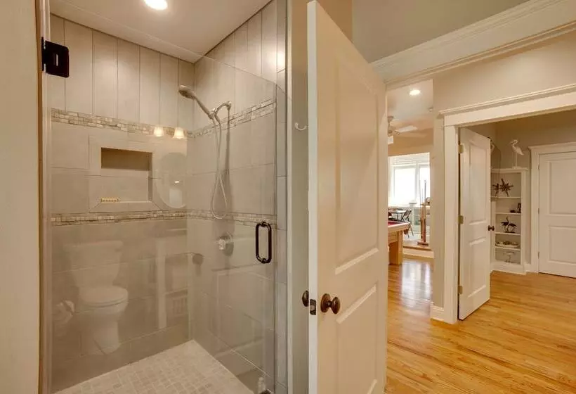 Lake Livingston Paradise: Outdoor Pool W/ Slide!