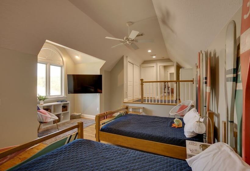 Lake Livingston Paradise: Outdoor Pool W/ Slide!