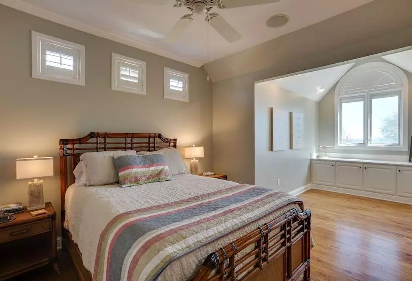 Lake Livingston Paradise: Outdoor Pool W/ Slide!