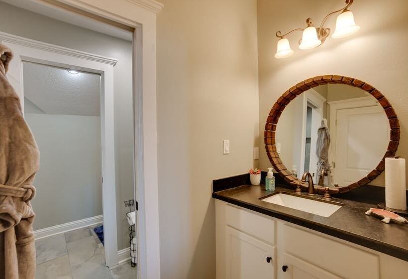 Lake Livingston Paradise: Outdoor Pool W/ Slide!