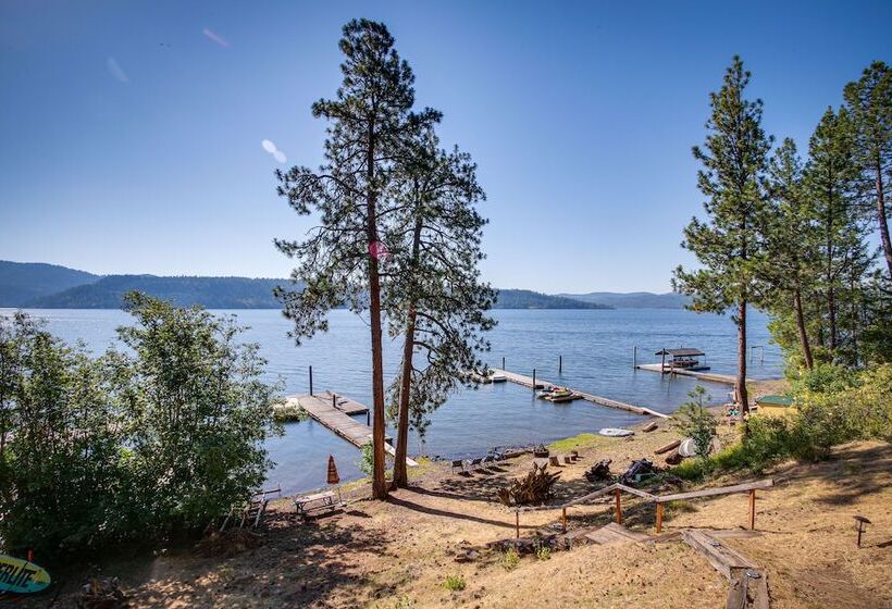 Lakefront Bliss: Coeur D Alene Cabin W/ Dock!