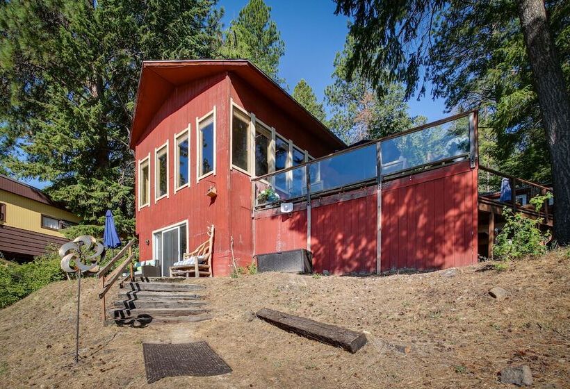 Lakefront Bliss: Coeur D Alene Cabin W/ Dock!