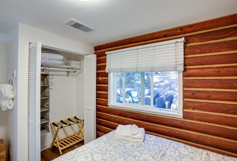 Lakefront Bliss: Coeur D Alene Cabin W/ Dock!