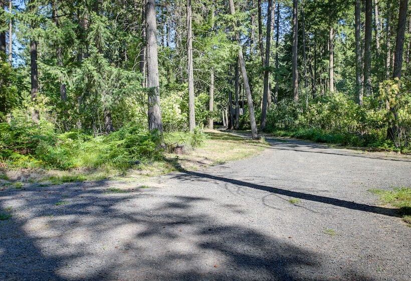 Lakefront Bliss: Coeur D Alene Cabin W/ Dock!